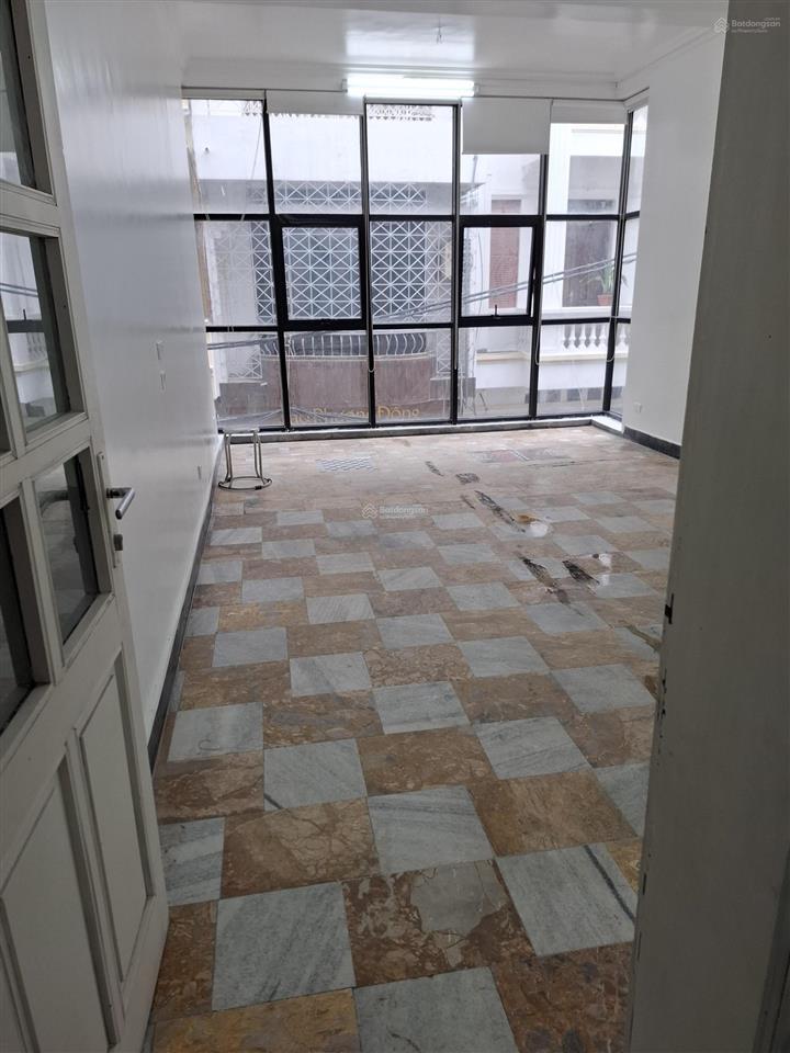 Cho thuê nhà sạch đẹp 20 ngõ 61/4 lạc trung  diện tích 70m2 x 4 tầng  ngõ rộng 7m  2 ô tô tải