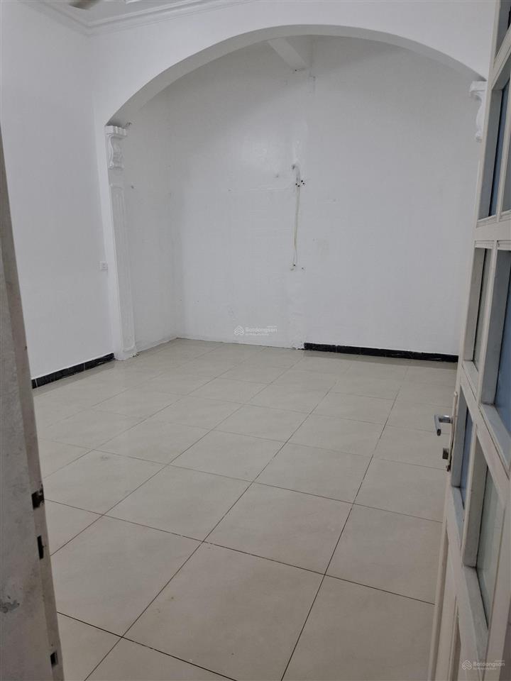 Cho thuê nhà sạch đẹp 20 ngõ 61/4 lạc trung  diện tích 70m2 x 4 tầng  ngõ rộng 7m  2 ô tô tải