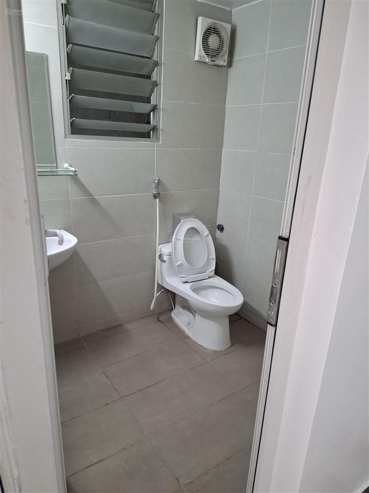 Cho thuê nhà sạch đẹp 20 ngõ 61/4 lạc trung  diện tích 70m2 x 4 tầng  ngõ rộng 7m  2 ô tô tải