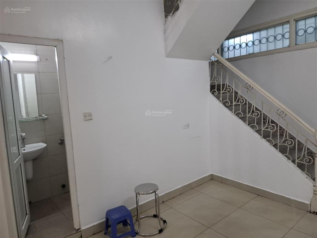 Cho thuê nhà sạch đẹp 20 ngõ 61/4 lạc trung  diện tích 70m2 x 4 tầng  ngõ rộng 7m  2 ô tô tải