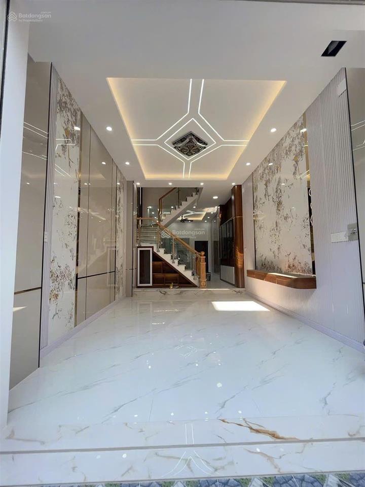 Bán nhà liên khu 56, 4x15m, 4 lầu, sát chợ