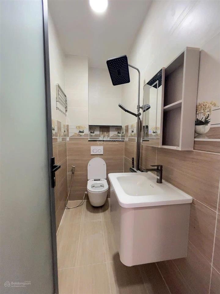 Bán nhà liên khu 56, 4x15m, 4 lầu, sát chợ