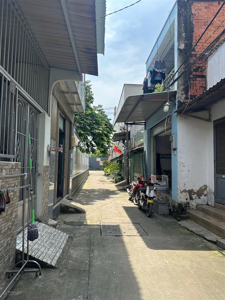 Bán nhà 40m2, có gác lửng, đường liên khu 4  5, bình tân