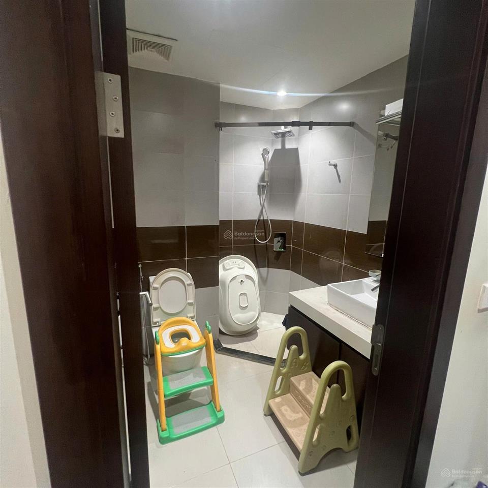 Chính chủ bán căn 3 ngủ full đồ 100m2 chung cư northern diamond aeon mall giá 13 triệu 0916 393 ***