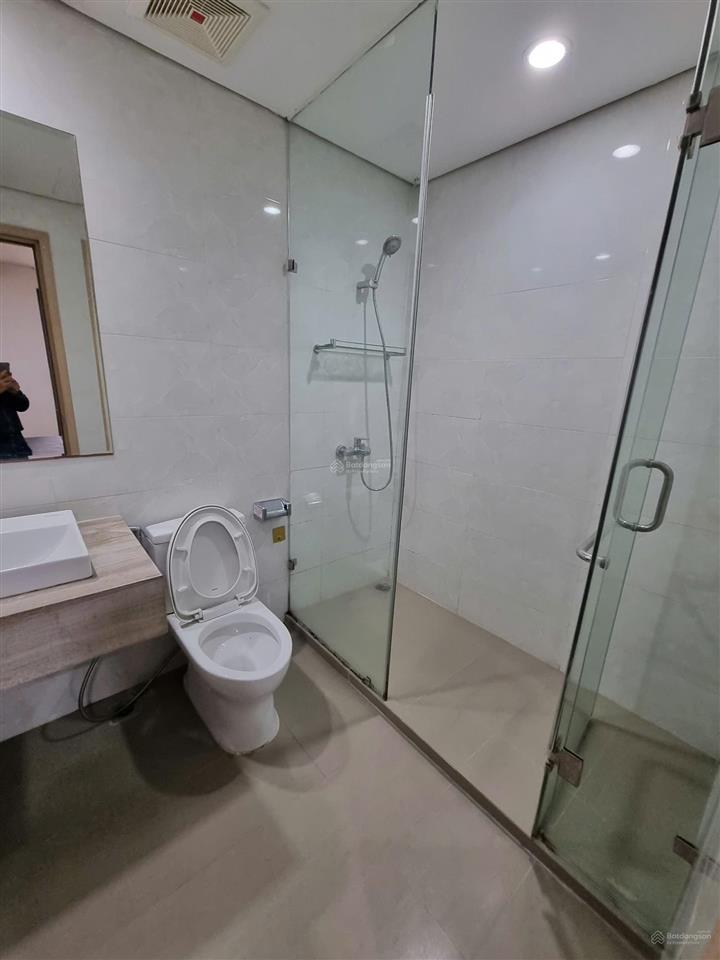 Chính chủ bán căn 2 ngủ 70m2 full đồ mipec riverside long biên gần phố cổ giá 6.5 tỷ  0916 393 ***