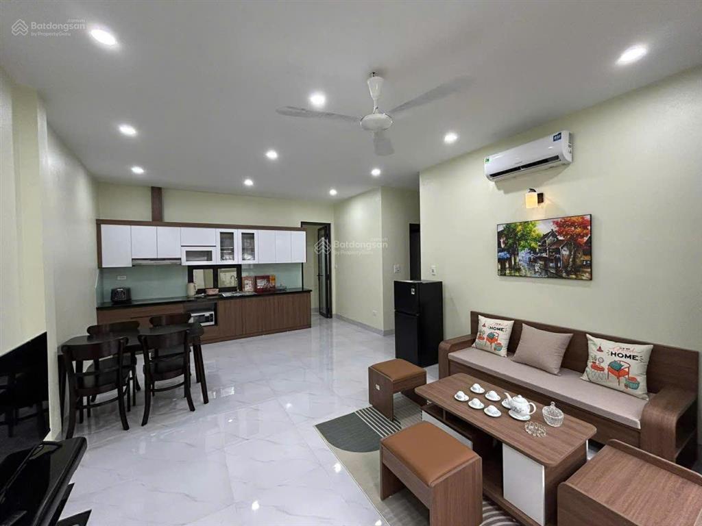 Chính chủ cho thuê căn hộ 80m2 2 ngủ 2wc full đồ phố ngọc thụy gần công viên 12 triệu 0916 393 ***