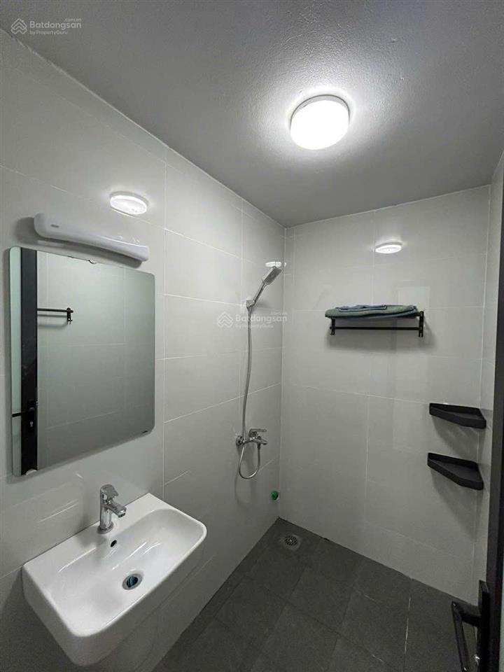 Chính chủ cho thuê căn hộ 80m2 2 ngủ 2wc full đồ phố ngọc thụy gần công viên 12 triệu 0916 393 ***