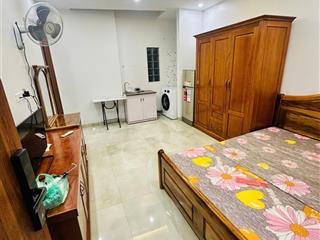 Cho thuê chung cư mini phố ngọc lâm ngay gần cầu chương dương 33m2 full đồ giá 4 triệu 0916 393 ***