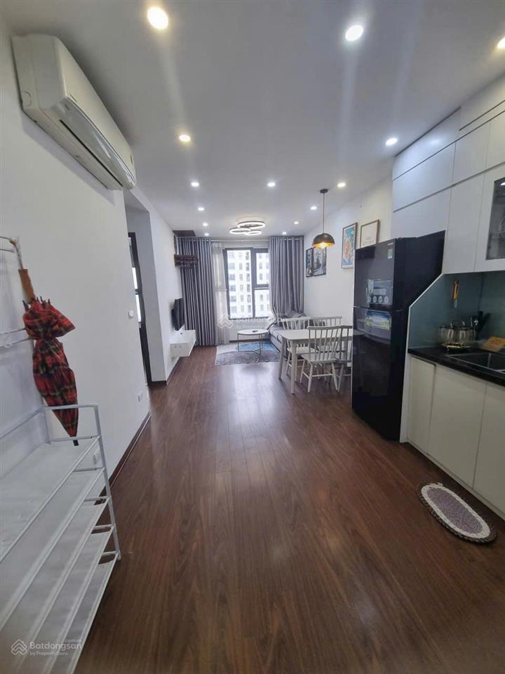 Cho thuê căn 2 ngủ 60m2 có lốt oto full đồ chung cư homeland thượng thanh giá 4.5 tỷ 0916 393 ***