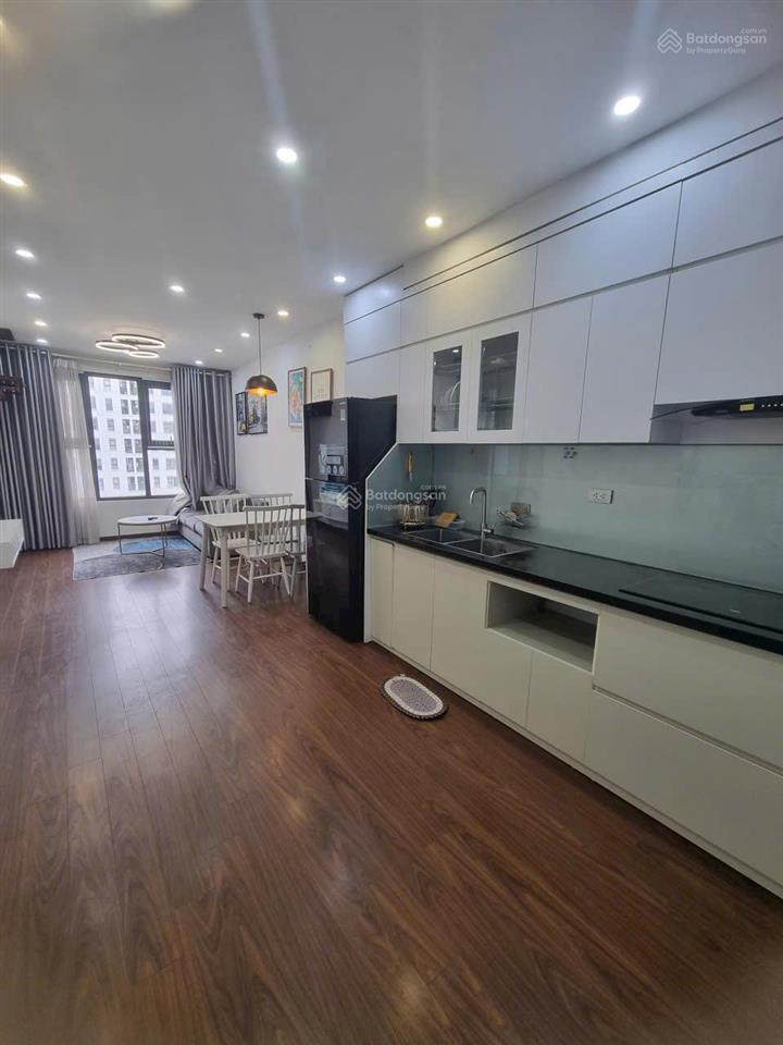 Cho thuê căn 2 ngủ 60m2 có lốt oto full đồ chung cư homeland thượng thanh giá 4.5 tỷ 0916 393 ***