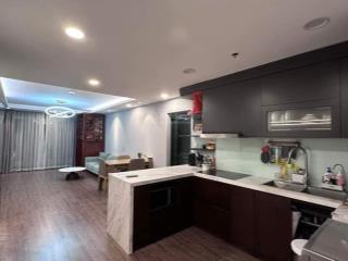 Chính chủ bán căn 2 ngủ 2wc 86m2 chung cư one 18 phố ngọc lâm full đồ, tầng cao giá tốt 0976 879 ***