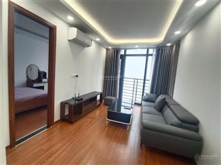 Chính chủ cho thuê căn hộ 50m2 1 ngủ 1 khách riêng full đồ đẹp phố trạm giá 7 triệu  0976 879 ***