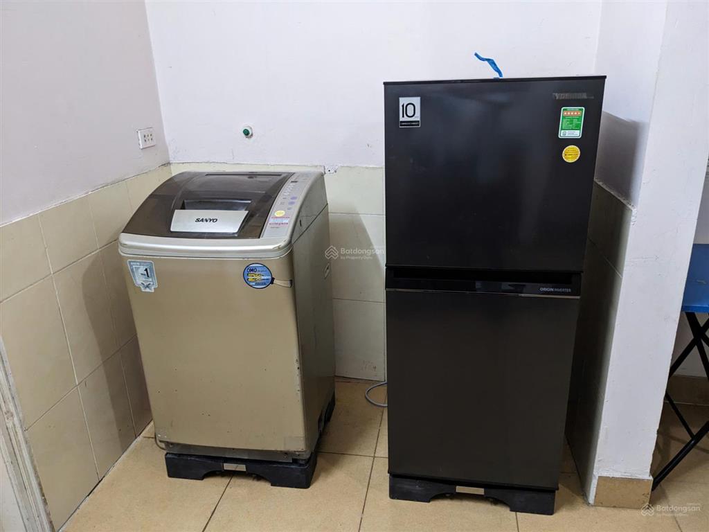 Cho thuê căn hộ 2 ngủ 2 vệ sinh 80m2 phố hồng tiến kéo dài gần chợ ngọc lâm giá 7 triệu 0976 879 ***