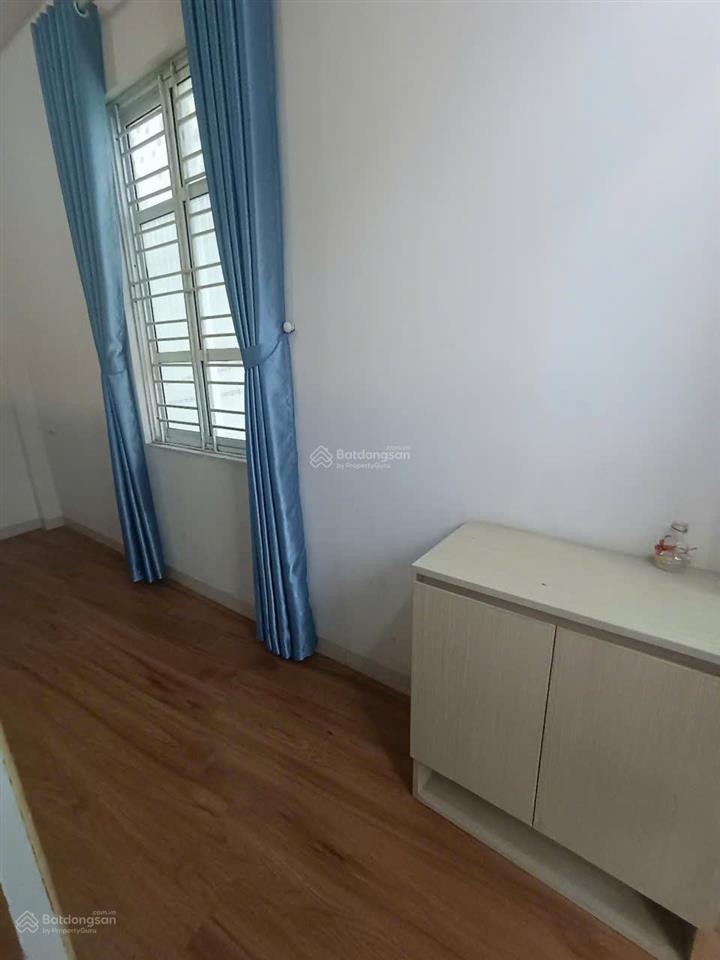 Cho thuê căn hộ 2 ngủ 2 vệ sinh 80m2 phố hồng tiến kéo dài gần chợ ngọc lâm giá 7 triệu 0976 879 ***