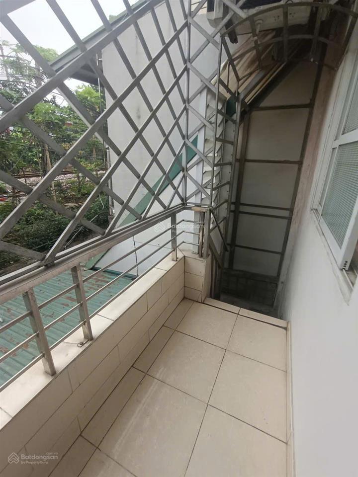 Cho thuê căn hộ 2 ngủ 2 vệ sinh 80m2 phố hồng tiến kéo dài gần chợ ngọc lâm giá 7 triệu 0976 879 ***