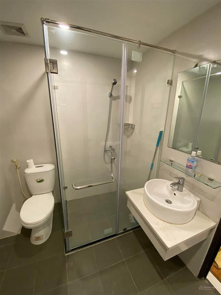 Chính chủ cho thuê căn hộ 50m2 1 ngủ riêng phố nguyễn văn cừ,máy giặt riêng giá 5 triệu 0976 879 ***