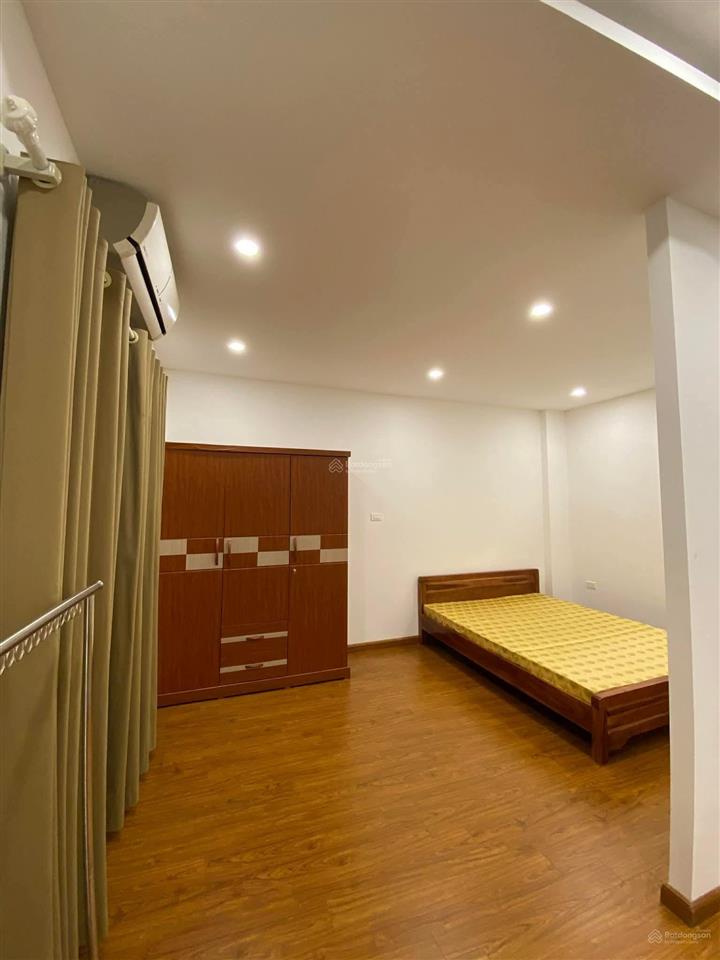 Chính chủ cho thuê căn hộ 50m2 1 ngủ riêng phố nguyễn văn cừ,máy giặt riêng giá 5 triệu 0976 879 ***