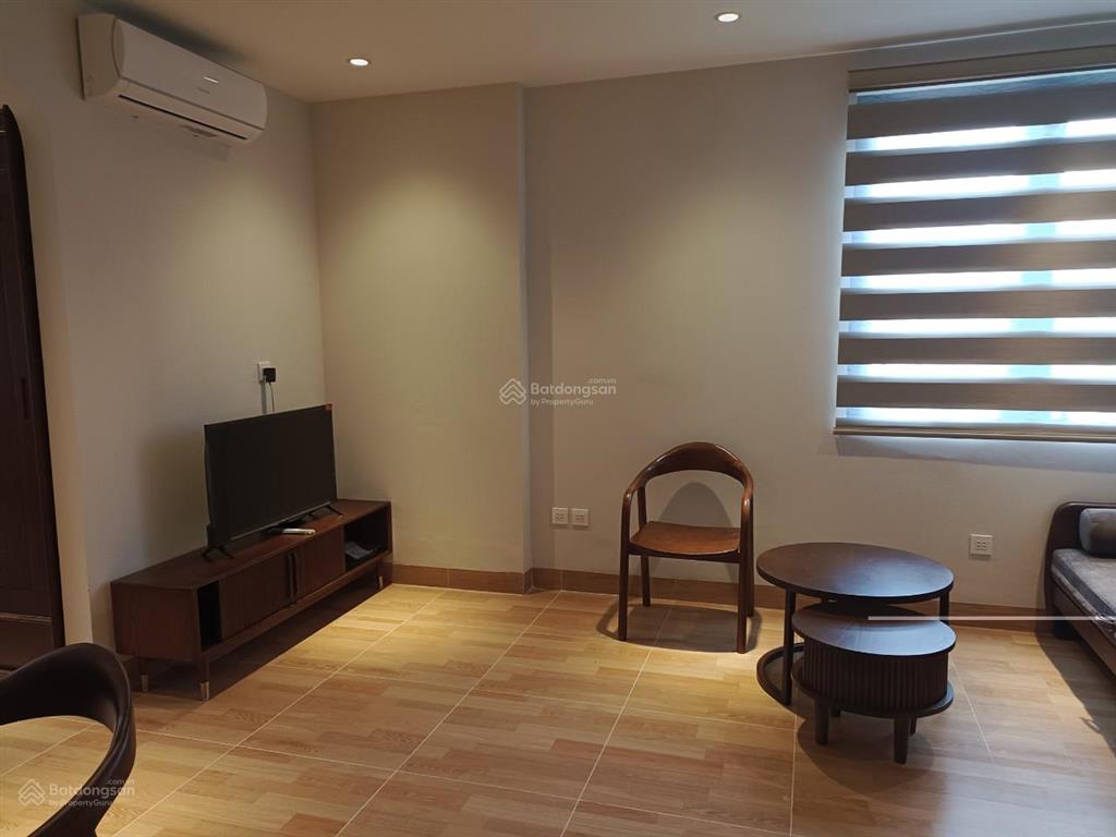 Chính chủ cho thuê căn hộ siêu đẹp 50m2 1 ngủ 1 khách riêng phố ngọc lâm giá 9 triệu.  0976 879 ***