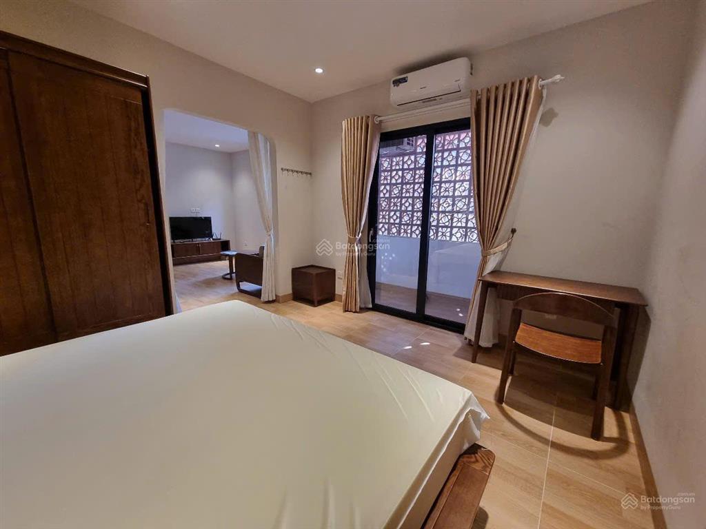 Chính chủ cho thuê căn hộ siêu đẹp 50m2 1 ngủ 1 khách riêng phố ngọc lâm giá 9 triệu.  0976 879 ***