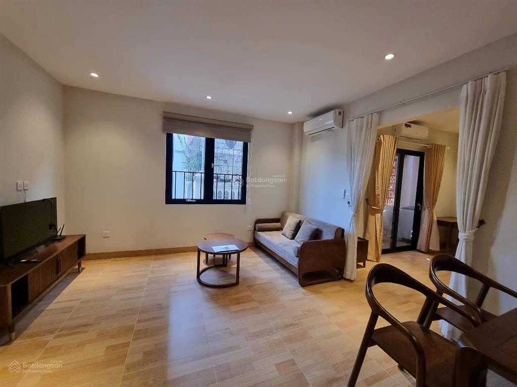 Chính chủ cho thuê căn hộ siêu đẹp 50m2 1 ngủ 1 khách riêng phố ngọc lâm giá 9 triệu.  0976 879 ***