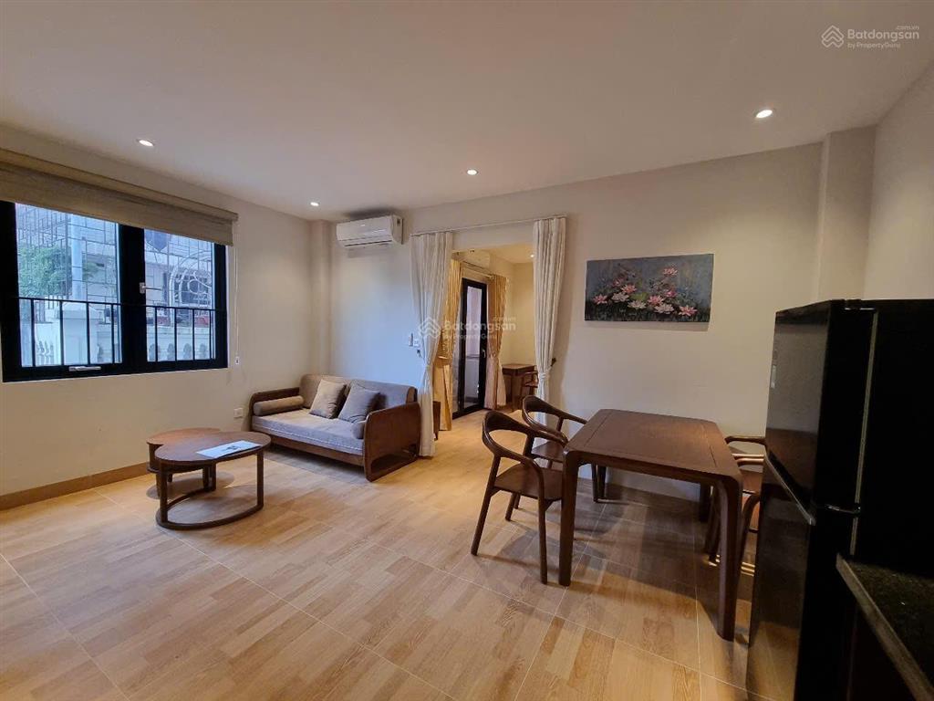 Chính chủ cho thuê căn hộ siêu đẹp 50m2 1 ngủ 1 khách riêng phố ngọc lâm giá 9 triệu.  0976 879 ***