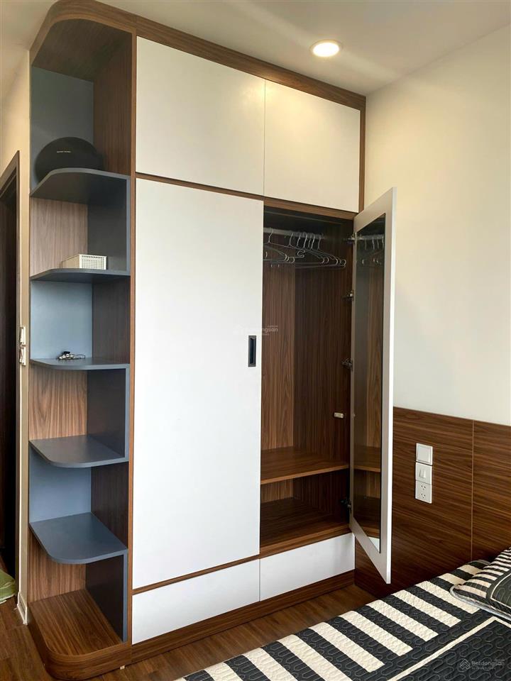Chính chủ cho thuê 2 ngủ 68m2 chung cư eurowindow river park gần đông trù giá 8 triệu 0976 879 ***