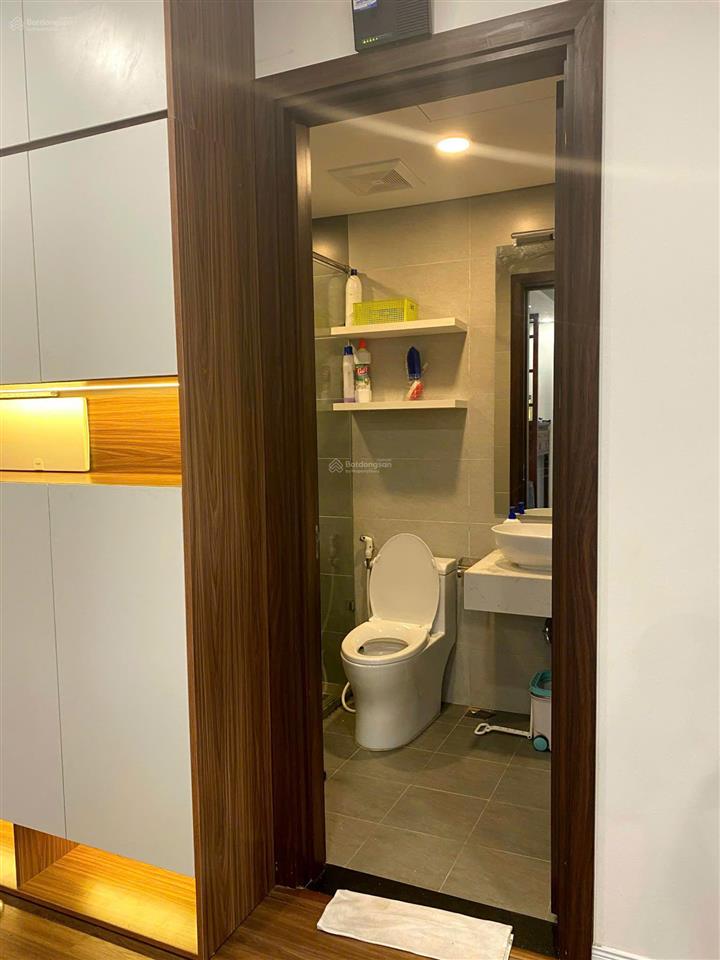 Chính chủ cho thuê 2 ngủ 68m2 chung cư eurowindow river park gần đông trù giá 8 triệu 0976 879 ***