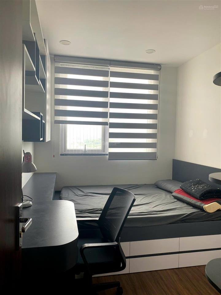 Chính chủ cho thuê 2 ngủ 68m2 chung cư eurowindow river park gần đông trù giá 8 triệu 0976 879 ***