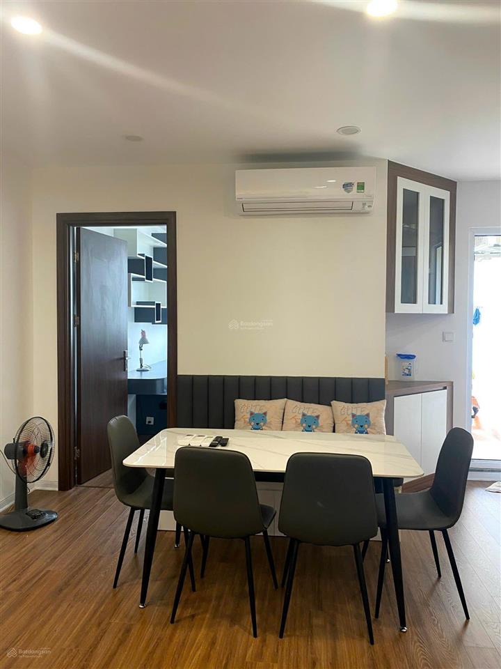 Chính chủ cho thuê 2 ngủ 68m2 chung cư eurowindow river park gần đông trù giá 8 triệu 0976 879 ***