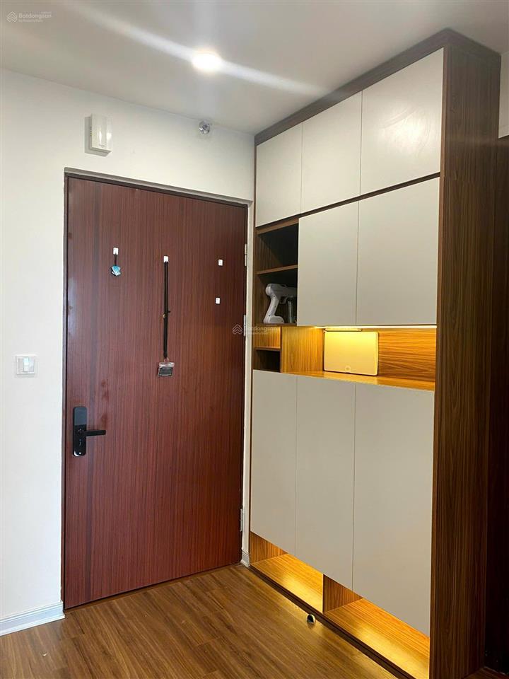 Chính chủ cho thuê 2 ngủ 68m2 chung cư eurowindow river park gần đông trù giá 8 triệu 0976 879 ***