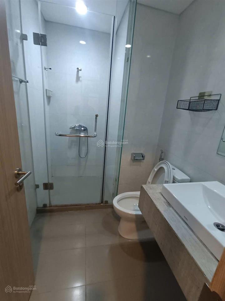 Chính chủ cho thuê căn 2 phòng ngủ 71m2 full đồ chung cư mipec long biên giá 12.5 triệu 0976 879 ***