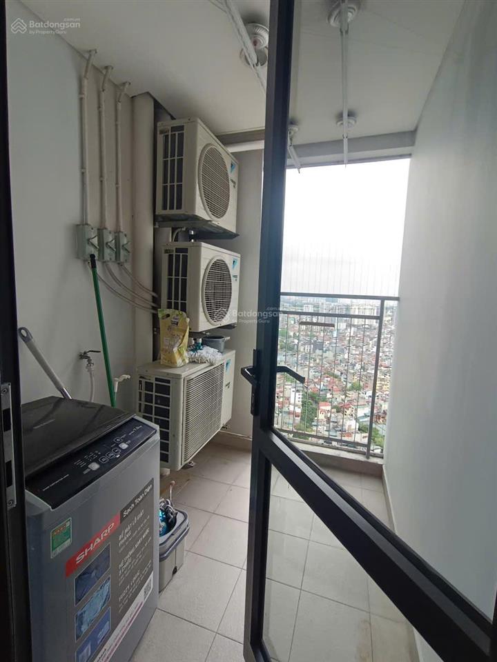 Chính chủ cho thuê căn 2 phòng ngủ 71m2 full đồ chung cư mipec long biên giá 12.5 triệu 0976 879 ***
