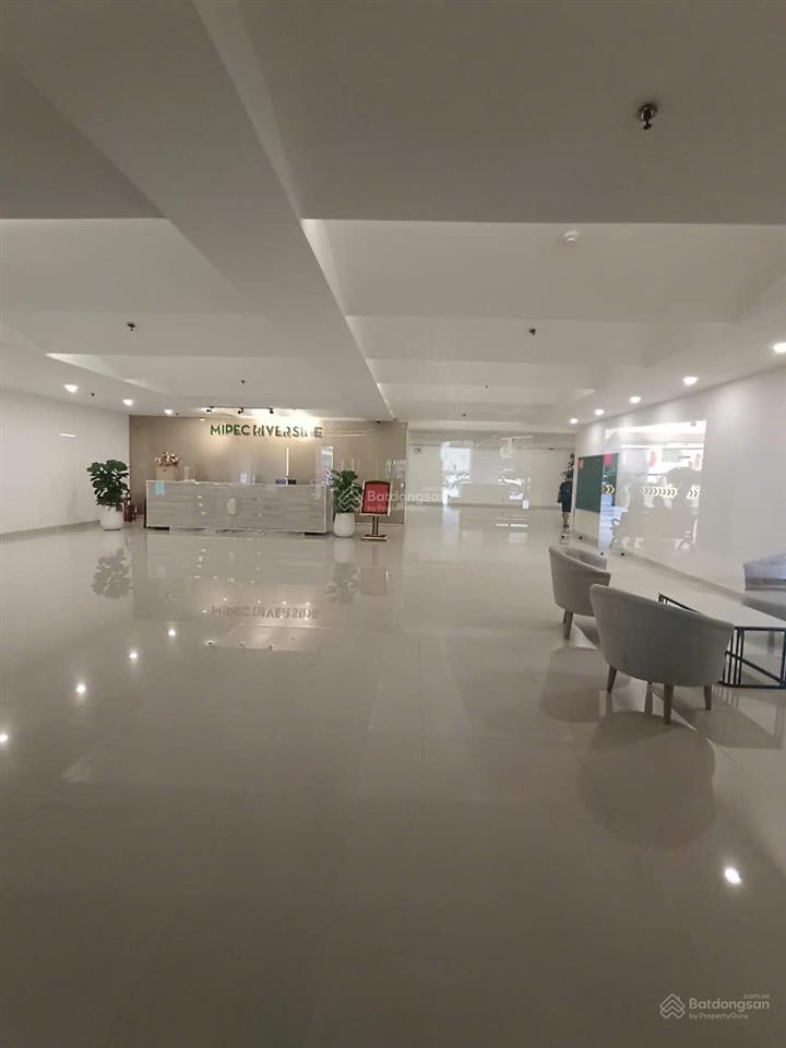 Chính chủ cho thuê căn 2 phòng ngủ 71m2 full đồ chung cư mipec long biên giá 12.5 triệu 0976 879 ***