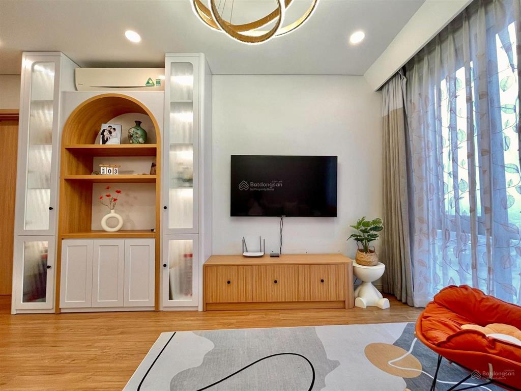 Chính chủ cho thuê căn hộ 2 ngủ 80m2 full đồ đẹp chung cư mipec long biên giá 14 triệu 0976 879 ***