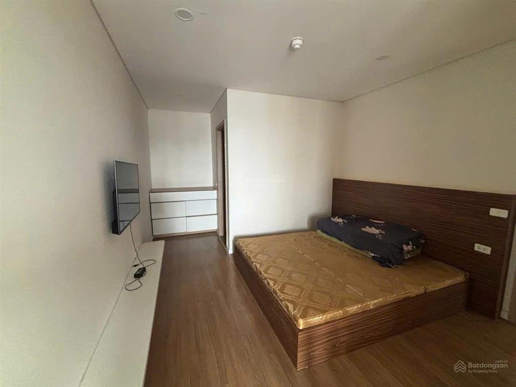 Cho thuê căn 2 ngủ 2wc 72m2 full đồ chung cư mipec riverside long biêngiá 13.5 triệu 0976 879 ***