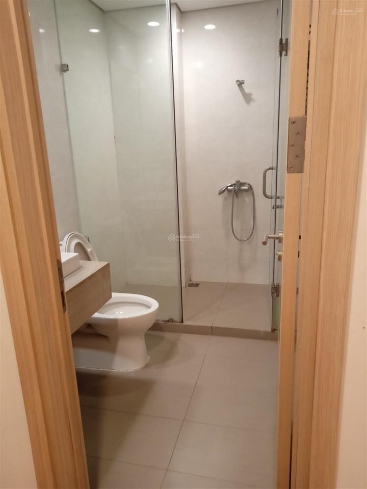 Cho thuê căn 2 phòng ngủ 2wc 80m2 đồ cơ bản chung cư mipec long biên giá 12 triệu  0976 879 ***