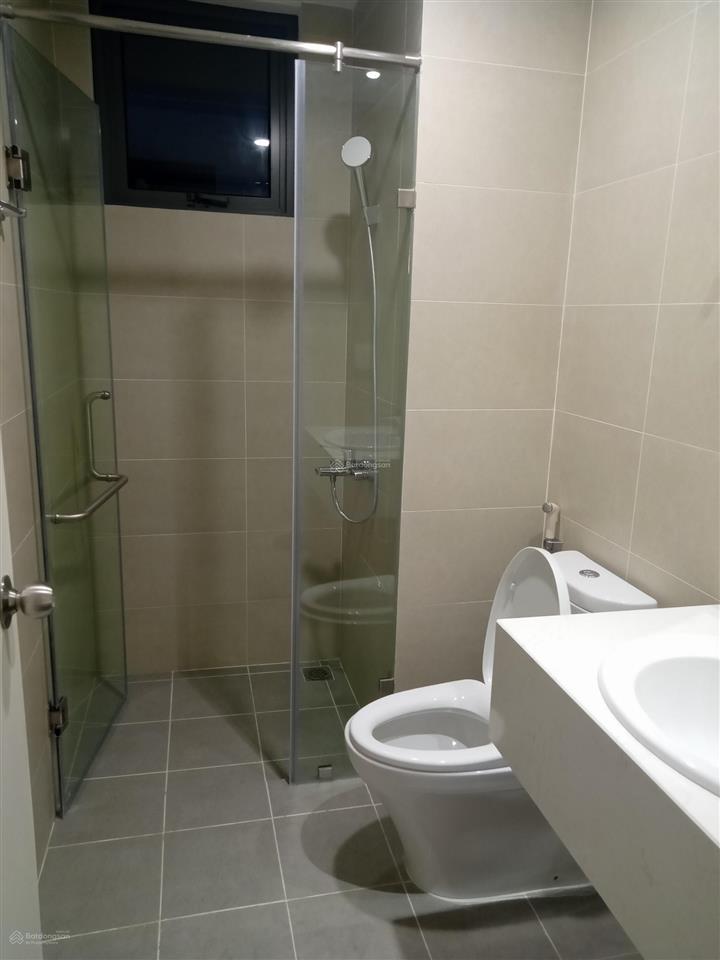 Cho thuê căn 2 phòng ngủ 2wc 80m2 đồ cơ bản chung cư mipec long biên giá 12 triệu  0976 879 ***