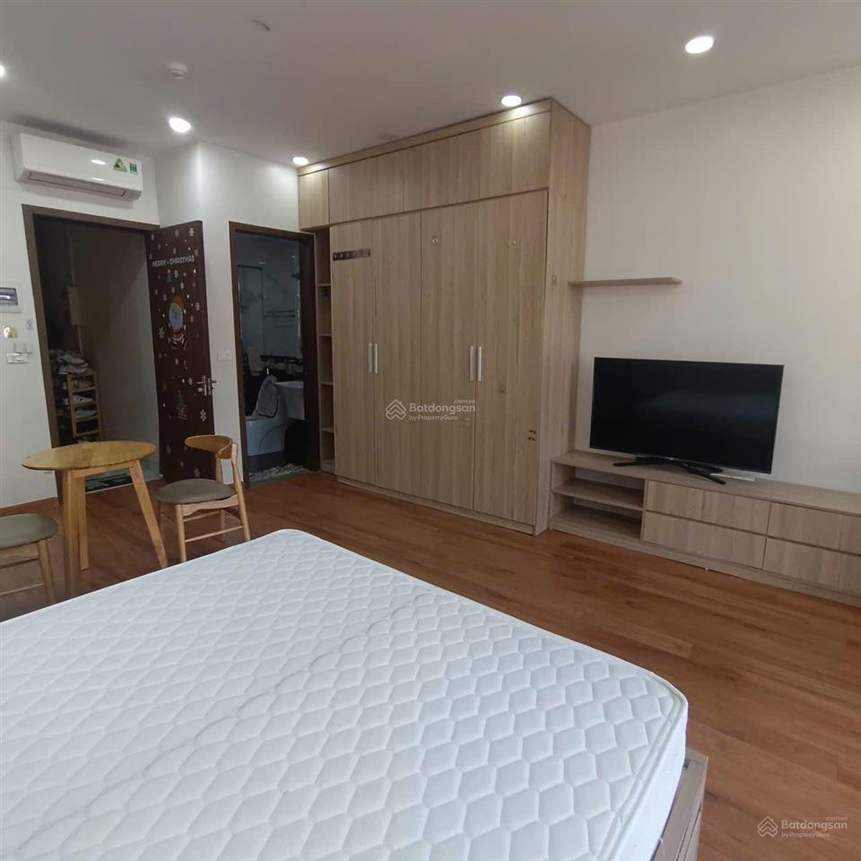 Chính chủ cho thuê chung cư mini phố hồng tiến 38m2 full đồ giá 5.5 triệu,oto đỗ cửa  0976 879 ***