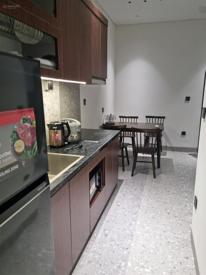 Chính chủ cho thuê chung cư mini 46m2 1 ngủ 1 khách riêng biêt phố ngọc thụy giá 7 triệu0976 879 ***