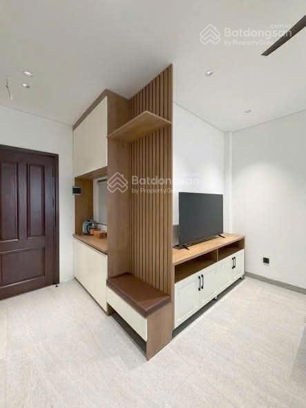 Căn hộ đẹp phố hồng tiến kéo dài ngay chợ,công viên ngọc thụy có chỗ gửi oto giá 8 triệu.0976 879 ***