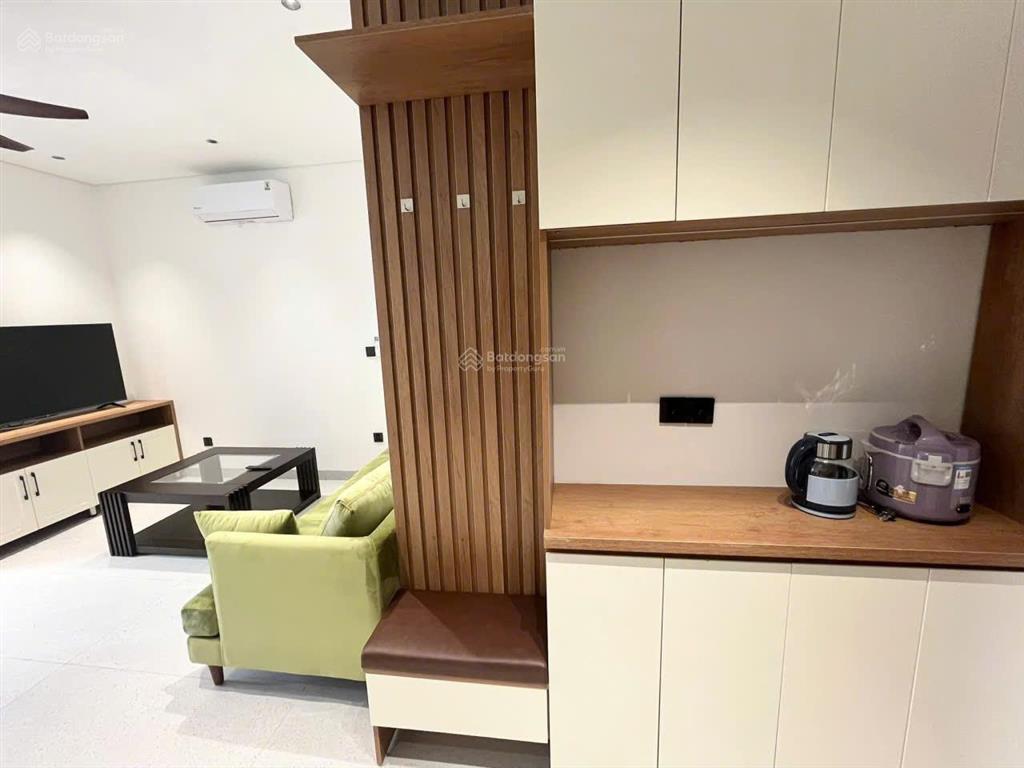 Căn hộ đẹp phố hồng tiến kéo dài ngay chợ,công viên ngọc thụy có chỗ gửi oto giá 8 triệu.0976 879 ***