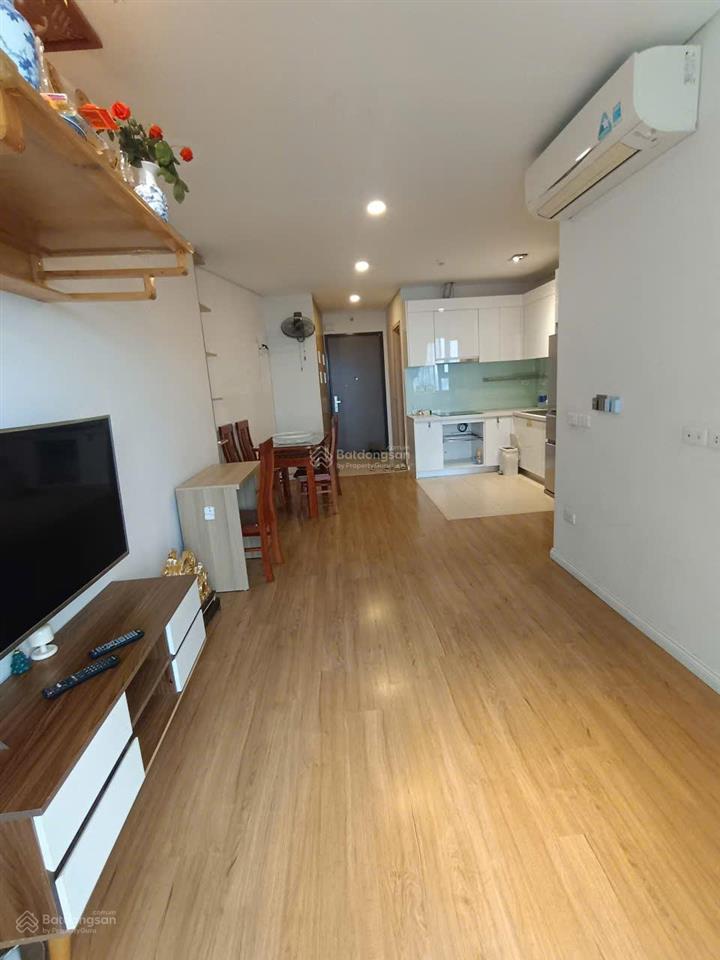 Gia đình cần cho thuê căn 2 ngủ 2 vệ sinh full đồ 65m2 chung cư mipec riverside 13 triệu0976 879 ***