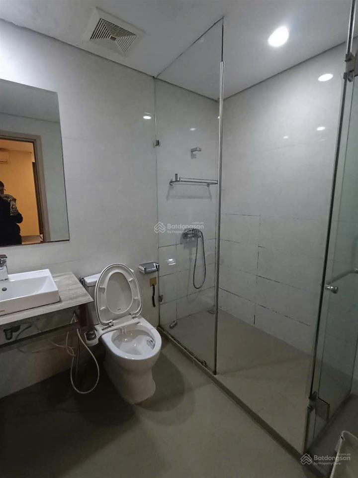 Gia đình cần cho thuê căn 2 ngủ 2 vệ sinh full đồ 65m2 chung cư mipec riverside 13 triệu0976 879 ***