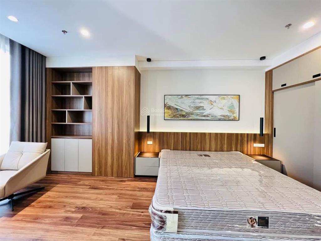 Cho thuê căn hộ phố hồng tiến đối diện tâm anh 45m2 1 ngủ riêng, có lốt oto giá 11 triệu0976 879 ***