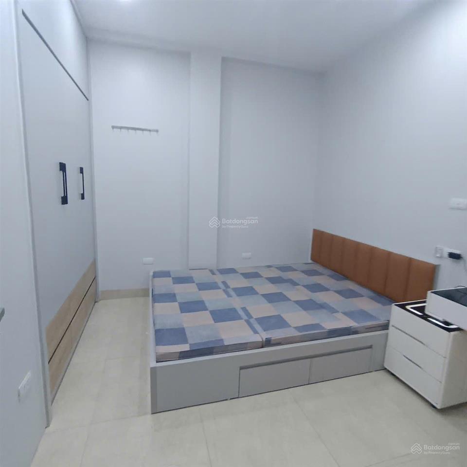 Cho thuê căn hộ 75m2 2 ngủ 1 vệ sinh full đồ phố ngọc thụy gần trường pháp giá 8 triệu 0976 879 ***