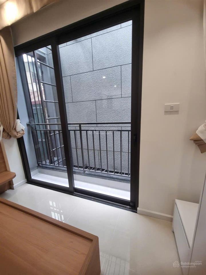 Cho thuê chung cư mini phố ngọc lâm 38m2 đủ đồ, có ban công,máy giặt riêng giá 6.5 triệu0976 879 ***