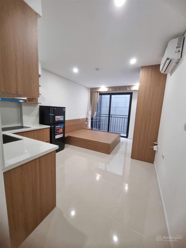 Cho thuê chung cư mini phố ngọc lâm 38m2 đủ đồ, có ban công,máy giặt riêng giá 6.5 triệu0976 879 ***