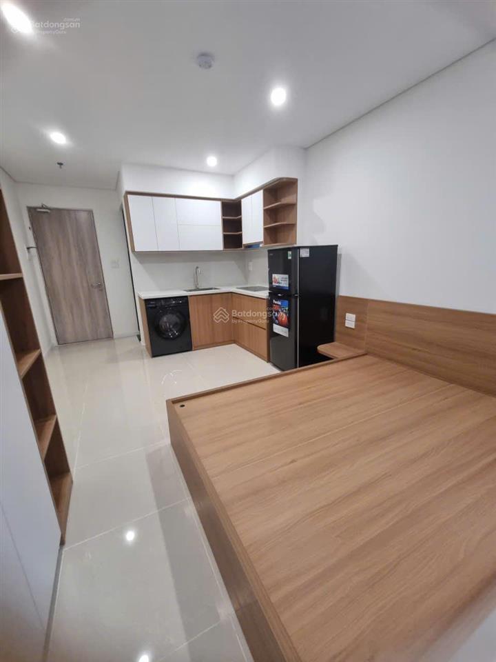 Cho thuê chung cư mini phố ngọc lâm 38m2 đủ đồ, có ban công,máy giặt riêng giá 6.5 triệu0976 879 ***