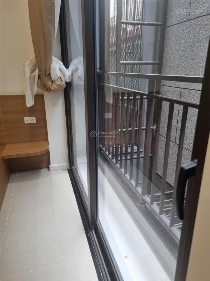 Cho thuê chung cư mini phố ngọc lâm 38m2 đủ đồ, có ban công,máy giặt riêng giá 6.5 triệu0976 879 ***