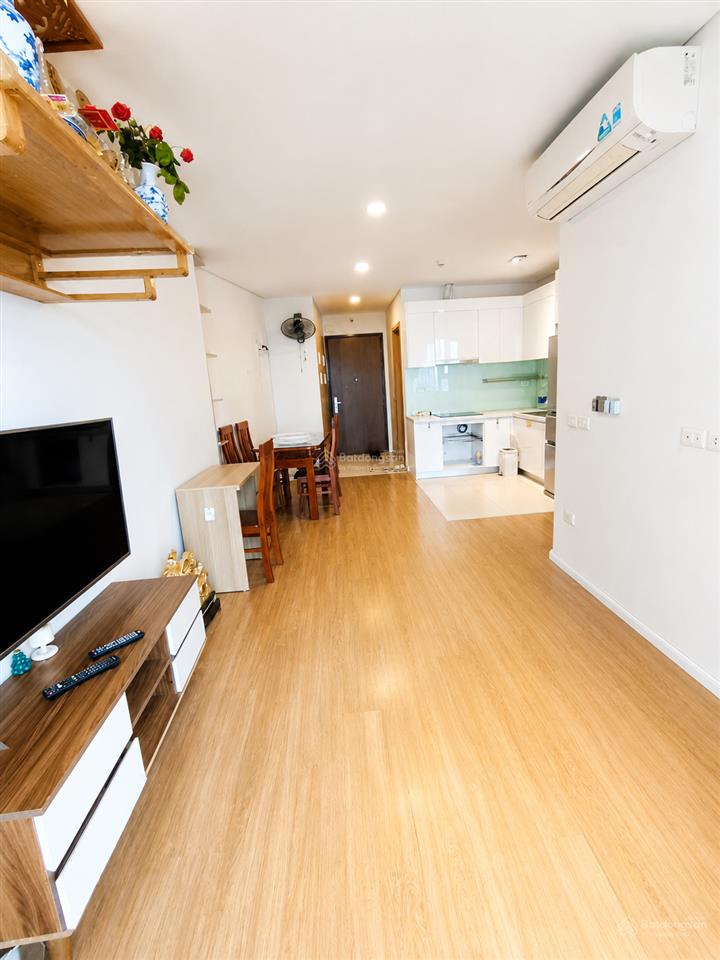 Chính chủ cho thuê căn 2 ngủ 68m2 đủ đồ chung cư mipec riverside long biên giá 12 triệu 0976 879 ***